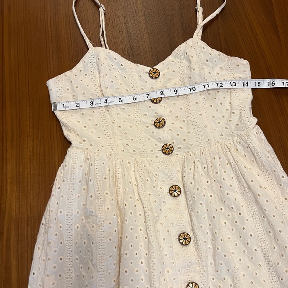 Urban Outfitters White eyelet midi dress size extra small - Picture 5 of 7